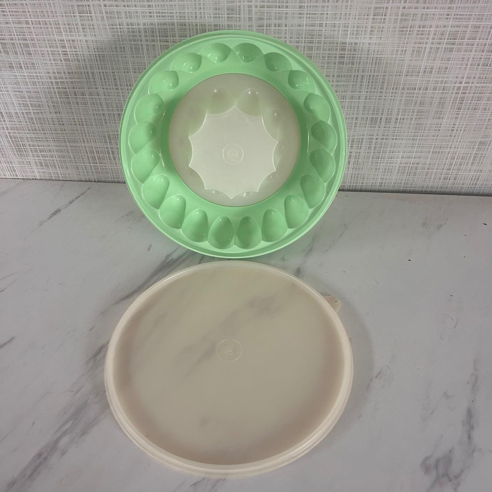 Vintage Green Jello Mold Tupperware Dessert Pan w/ Lid Retro Kitchenware BxNN